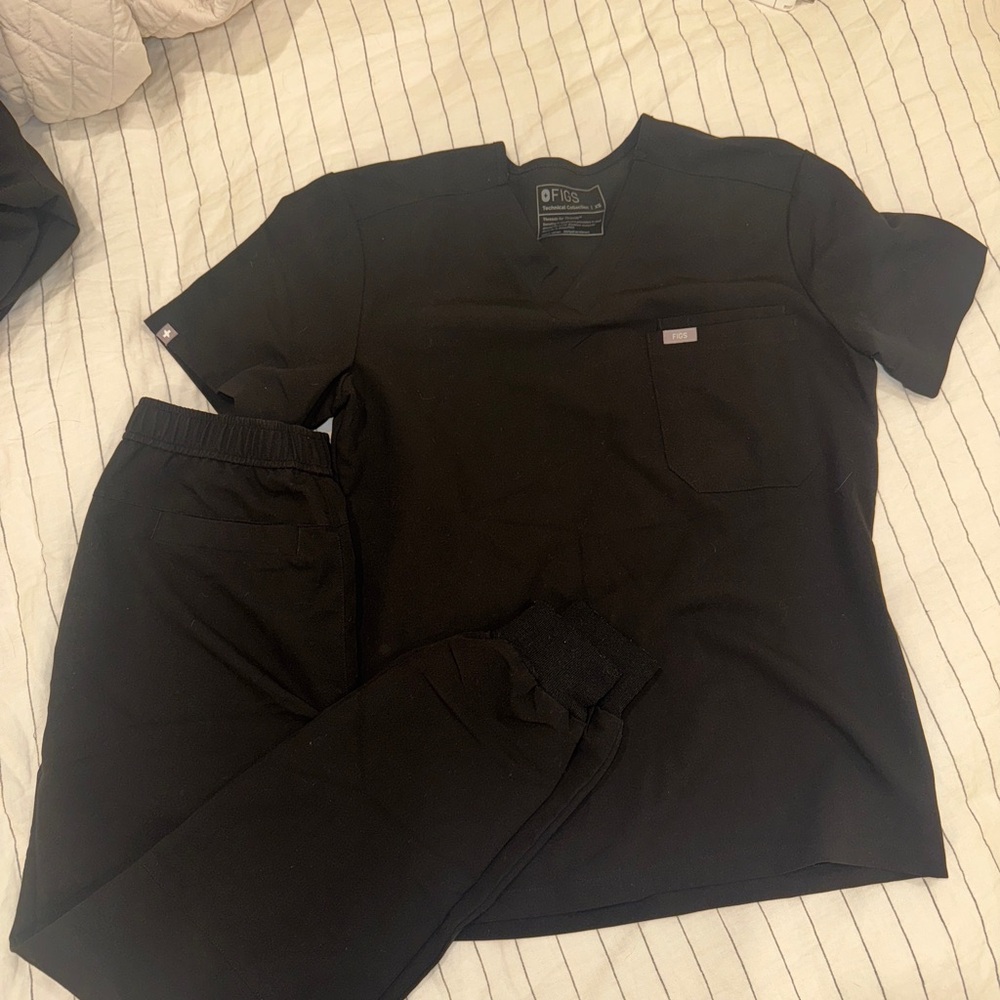 Figs Black Men's Scrub Set